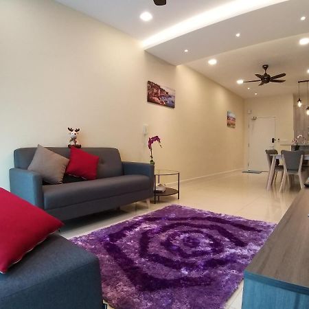 Southville Stay 2 @ Savanna Executive Suite Kampong Tangkas Exterior photo