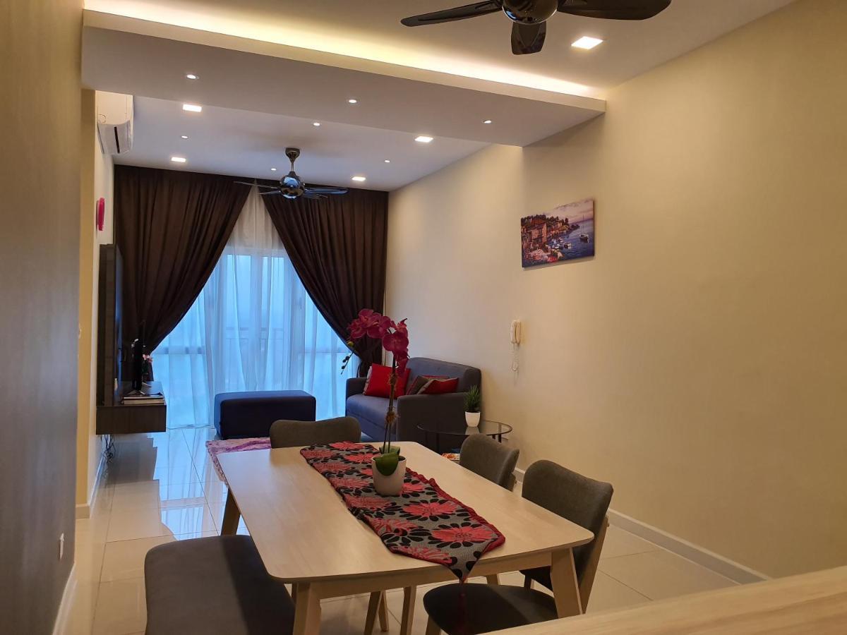 Southville Stay 2 @ Savanna Executive Suite Kampong Tangkas Exterior photo