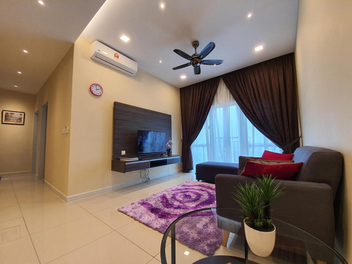 Southville Stay 2 @ Savanna Executive Suite Kampong Tangkas Exterior photo