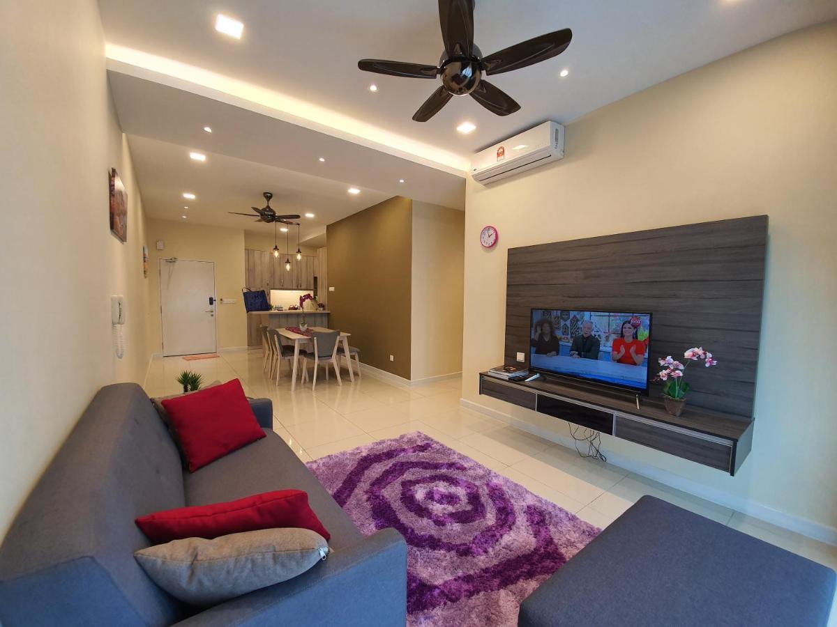 Southville Stay 2 @ Savanna Executive Suite Kampong Tangkas Exterior photo