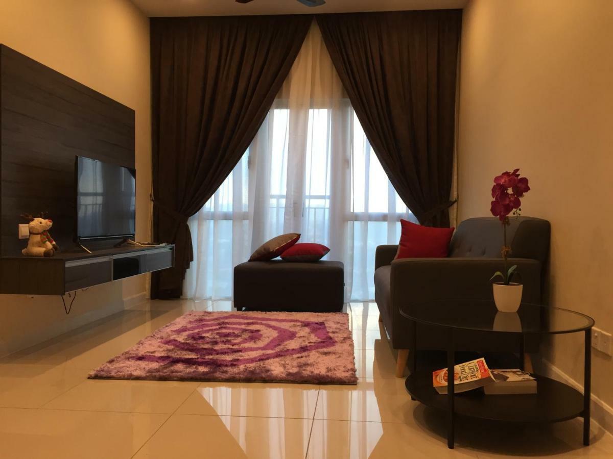 Southville Stay 2 @ Savanna Executive Suite Kampong Tangkas Exterior photo