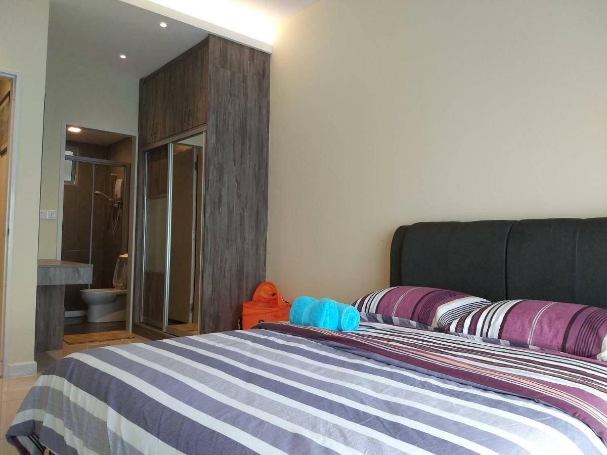 Southville Stay 2 @ Savanna Executive Suite Kampong Tangkas Exterior photo