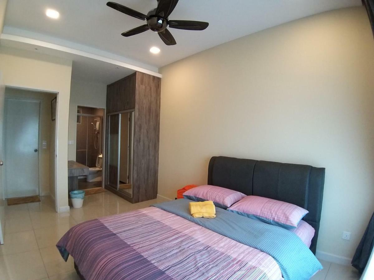 Southville Stay 2 @ Savanna Executive Suite Kampong Tangkas Exterior photo