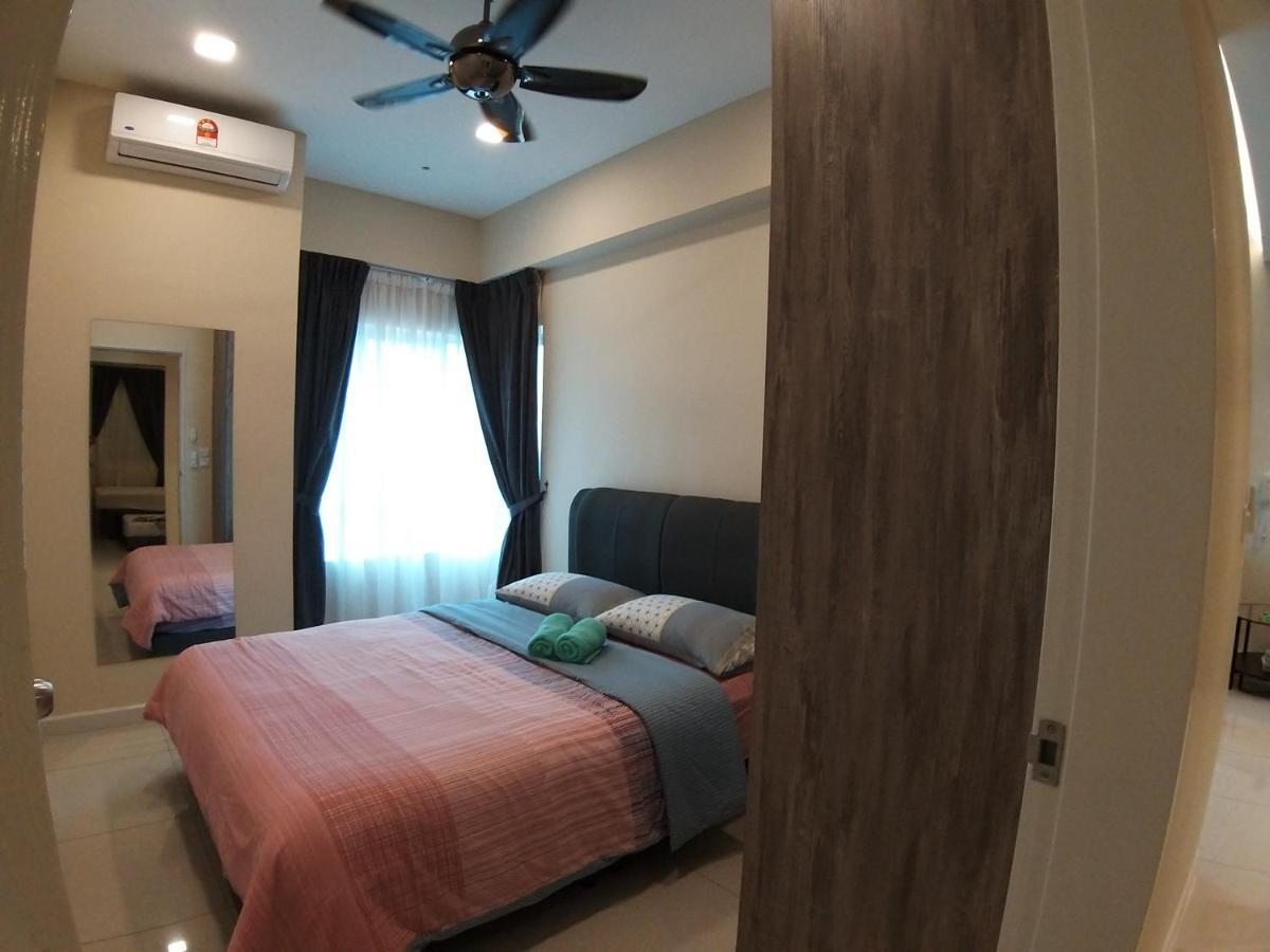 Southville Stay 2 @ Savanna Executive Suite Kampong Tangkas Exterior photo